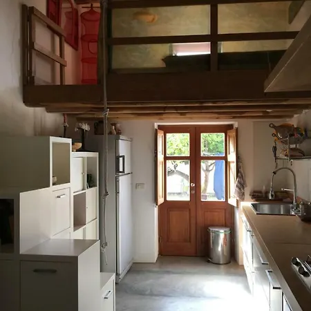 Armonica Casa Con Giardino Piscita Estrómboli